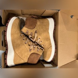 Roxy Karmel Lace-Up Boots - size 10 - NWT